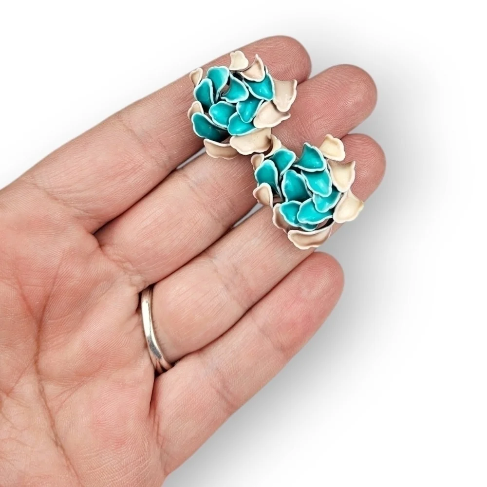 Vintage dimensional enamel